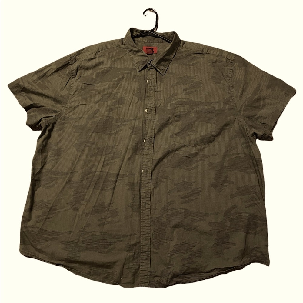 Men a big and Tall 4XL used good condition, no pet, non smoker.